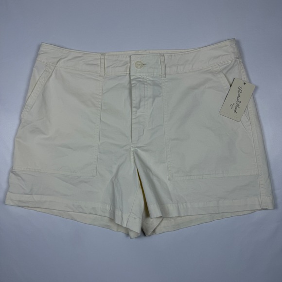 Universal Thread Pants - Universal Thread Cream High Rise Utility Patch Pocket‎ Shorts Size 14 NWT